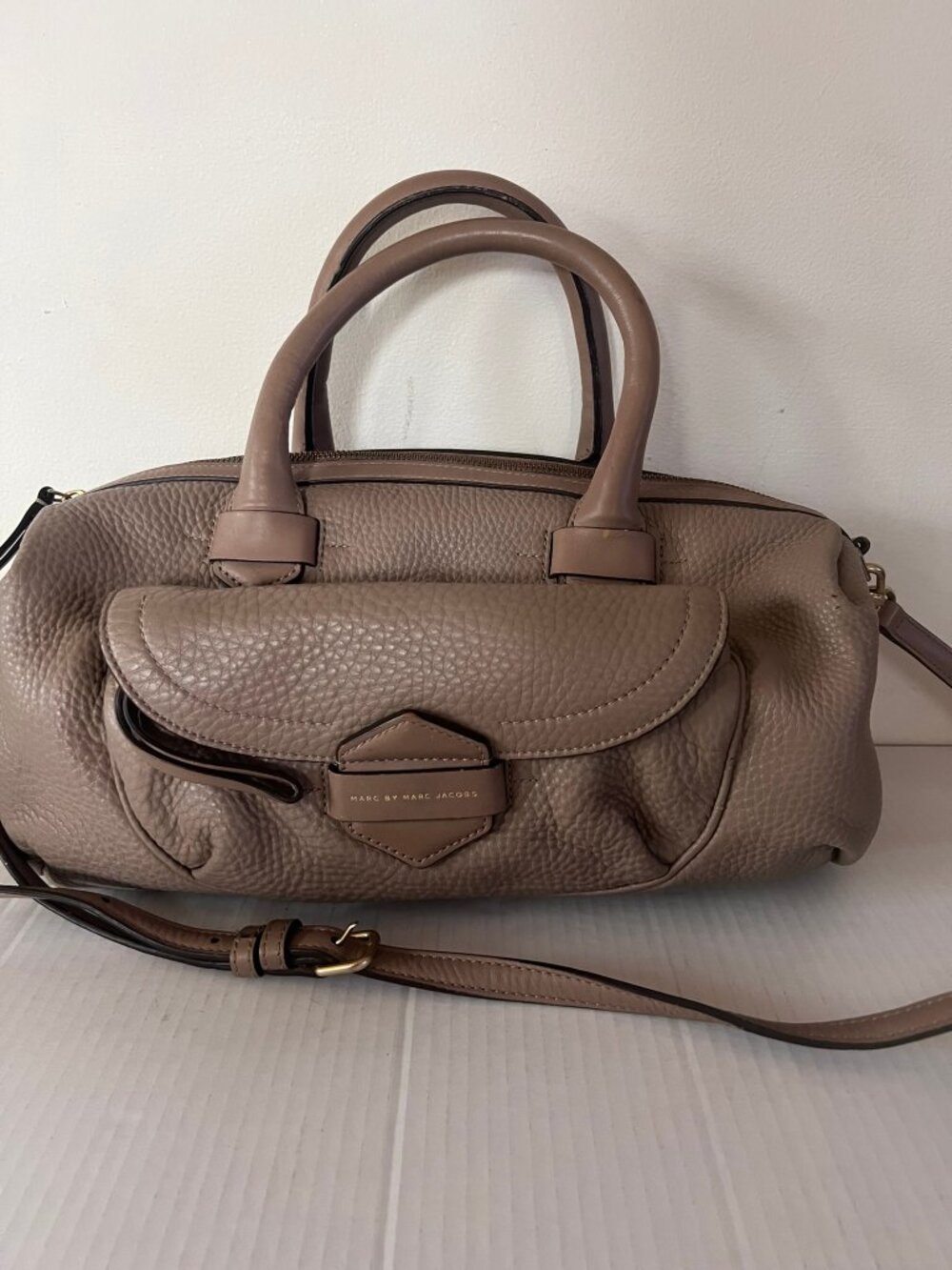 Y2K MARC BY MARC JACOBS HALF PIPE DUFFLE PEBBLE LEATHER SATCHEL BAG TAUPE